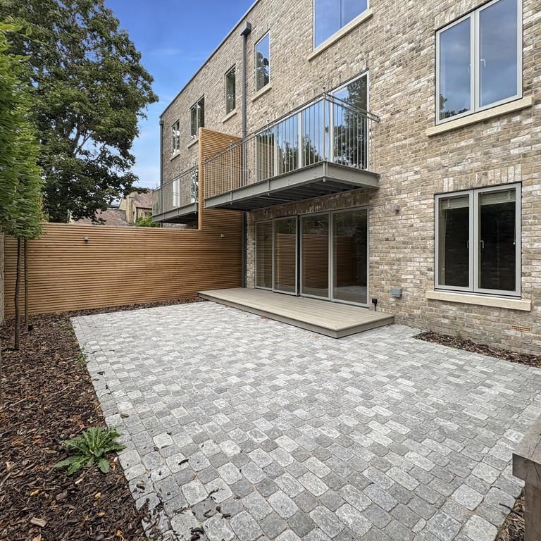 2 bedroom ground floor flat to rent - Photo 1