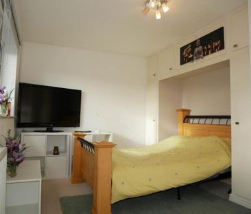 2 bedroom semi-detached house to rent - Photo 4