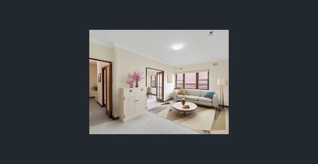 Spacious Light Filled Two Bedroom Apartment - Photo 1