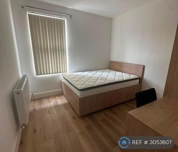 1 bedroom in a house share to rent - Photo 3