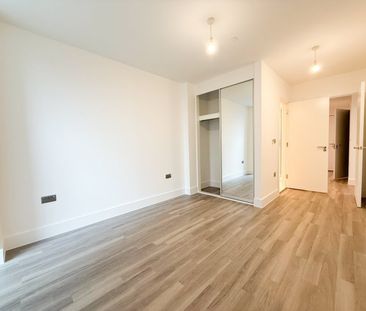 2 Bed Flat, Colindale Gardens, NW9 - Photo 3