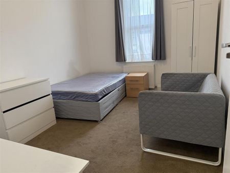 3 bedroom maisonette to rent - Photo 3