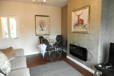 3 bedroom apartment to rent - Photo 2