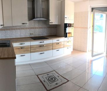 Helle 3-Zimmer-Wohnung mit Balkon, Einbauküche & Möblierung - Photo 5