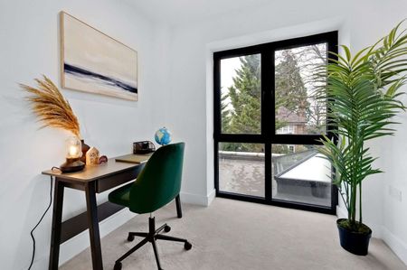 Stunning semi-detached new home in development of just three contemporary houses. - Photo 4
