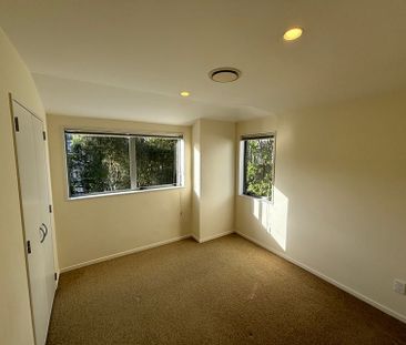 Modern Family Home in Central Johnsonville - Photo 3