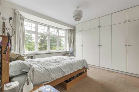 Elmfield Avenue, Middlesex, TW11 - Photo 3