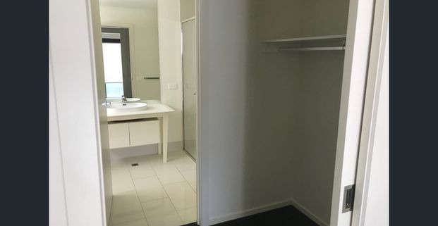 3 BEDROOM HOME - Photo 1