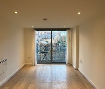 2 Bed Flat, Madison Building, SE10 - Photo 1