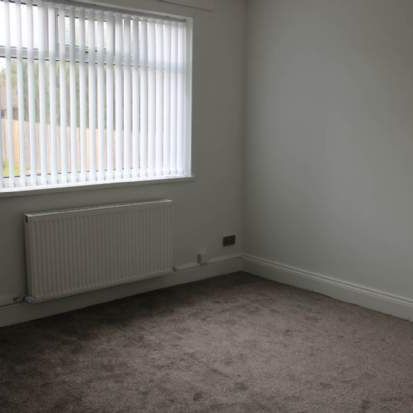 3 bedroom property to rent in Wingate - Photo 1