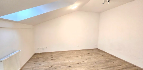 Pronájem bytu 1+1 37 m² - Photo 2