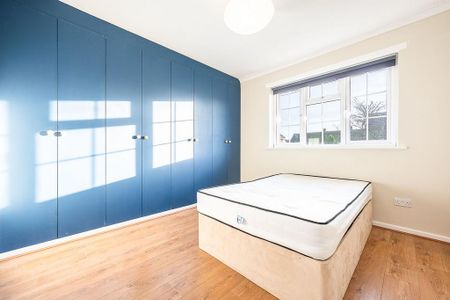 3 bedroom flat to rent - Photo 3