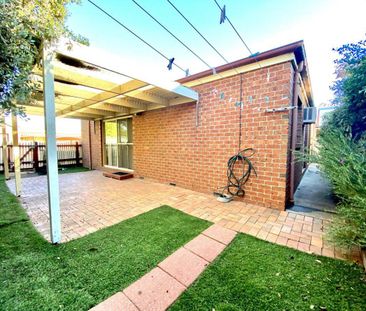 Quiet, Comfortable & Convenient Living - Photo 3