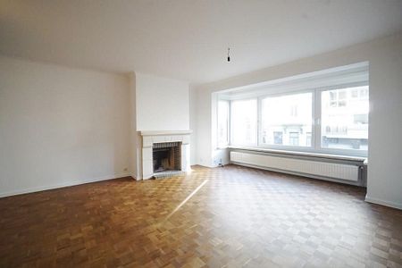 Ruim instapklaar lichtrijk appartement op de eerste verdieping met 2 slaapkamers, op wandelafstand van Gent Sint-Pietersstation en gelegen aan de Citadelpark - Foto 5