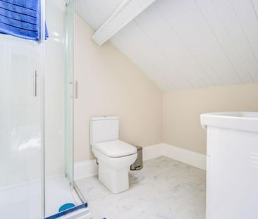 1 bedroom in a house share to rent - Photo 4