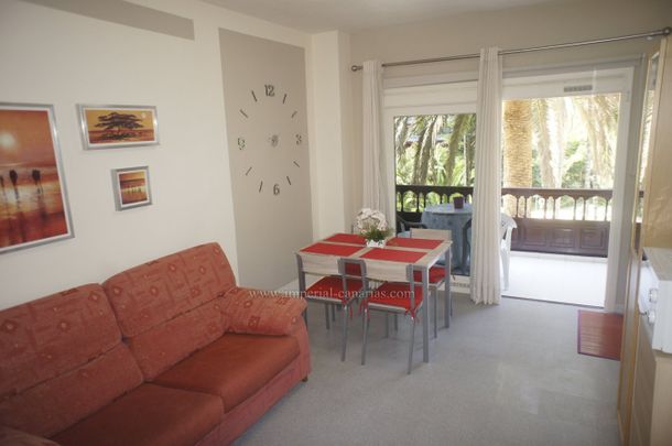 Bonito estudio en edificio hotelero en el centro de La Paz del Puerto de la Cruz con Locales y tiendas cerca - Photo 1