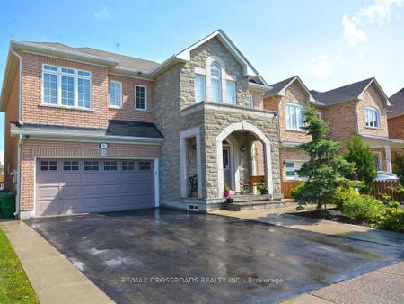 Detached Home For Lease | W8125782 - Photo 2