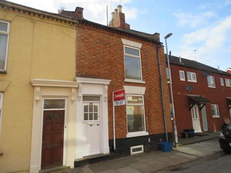 3 bedroom terraced house to rent - Photo 5