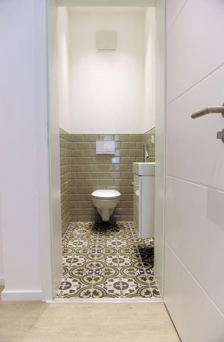 Erstbezug nach Komplettrenovierung! Super schöne, Familienwohnung mit Balkon in beliebter Wohnlage - Photo 2