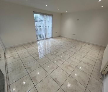 Apt 4, 99 Eglinton St, Portrush, BT56 8DZ - Photo 5