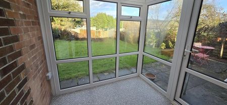 2 bedroom bungalow to rent - Photo 2