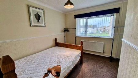 Roding Green, Walney Island, LA14 - Photo 5