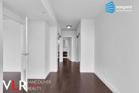 Condo in Downtown Vancouver, BC - Photo 5