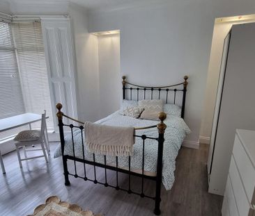 1 bedroom in a house share to rent - Photo 6