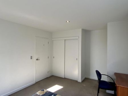 LOCATION! - Photo 4