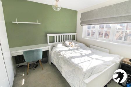 4 bedroom terraced house to rent - Photo 3