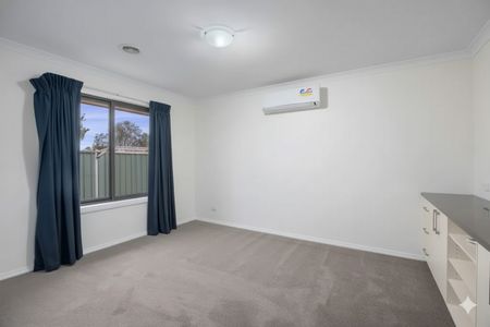 53 Featherstone Avenue, Glenroy NSW 2640 - House For Rent | Domain - Photo 2