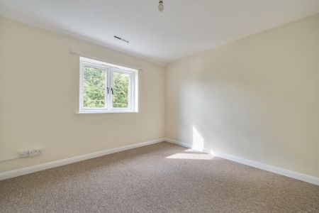 3 bedroom detached house to rent - Photo 4