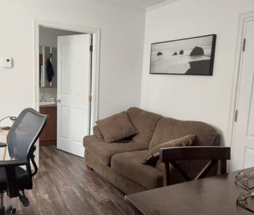 2 ½ dans le quartier Saint-Sauveur à Québec - Photo 2
