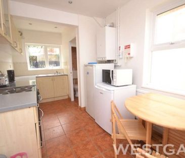 4 Bed - Pitcroft Avenue, Reading - Photo 4