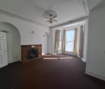 3 bedroom flat to rent - Photo 1