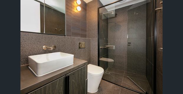 Modern Living in the Heart of Bentleigh - Photo 1