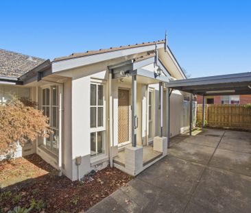 2/4 Quarry Road, MITCHAM - Photo 3
