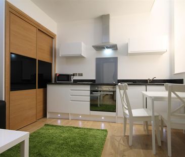 Falconars Court, City Centre - Photo 4