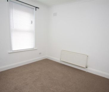 2 bedroom maisonette to rent - Photo 5