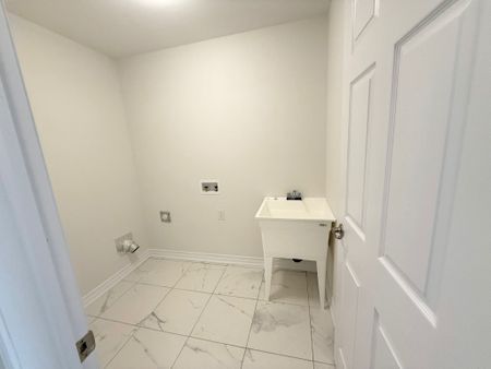 For Lease - 22 Robert Eaton Avenue, Markham, Ontario - Photo 3