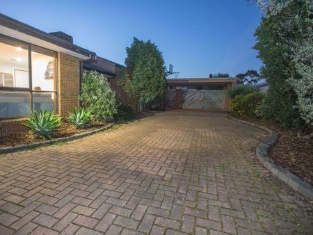 LARGE FAMILY HOME - Photo 2