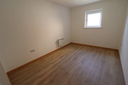 Cherrydown East, Basildon - Photo 4
