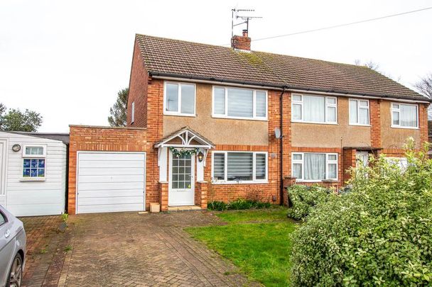 3 bedroom semi-detached house to rent - Photo 1