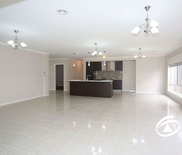 5 Featherbrook Circuit, 3977, Cranbourne North Vic - Photo 2