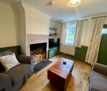 2 bedroom mid terrace to let - Photo 1