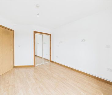 1 BED Apartment To rent - Photo 2