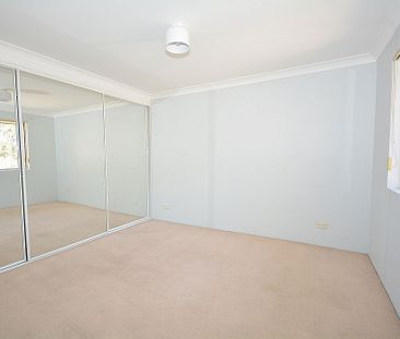 BRIGHT & SUNNY 2 BEDROOM UNIT - Photo 2