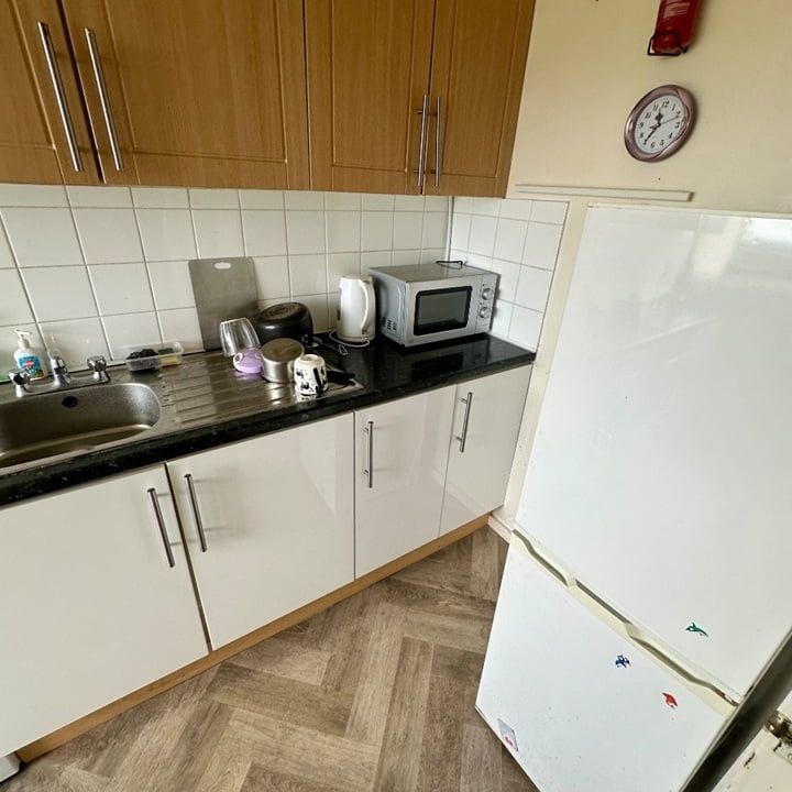 Room in a Shared Flat, Dunbridge House, SW15 - Photo 1