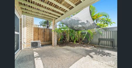 TOWNHOUSE LOCATED IN SECURED LOGANDALE ESTATE! - Photo 2