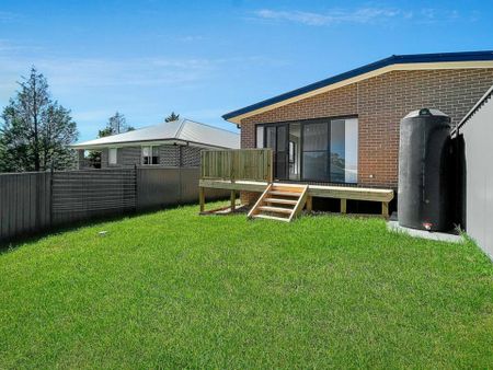 Near-New Family Home in the Heart of Thirlmere - Photo 4